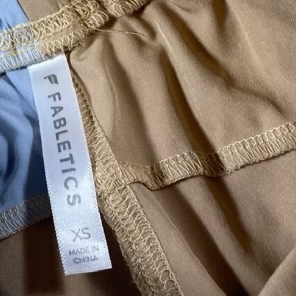 Fabletics Anastasia Cargo Shorts Size XS Colorblock Blue & Beige Athletic Hiking - Picture 6 of 7